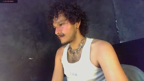 Snapshot of diemond_latinx98 chatting on June 15, 8:22 pm diemond_latinx98 online show from June 15, 8:22 pm