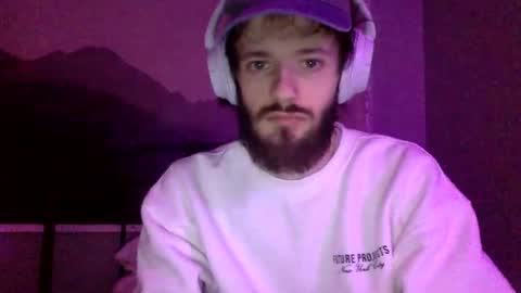 Snapshot of digbicknik chatting on February 1, 10:05 am digbicknik online show from February 1, 10:05 am