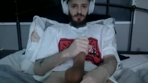 Snapshot of digbicknik chatting on February 5, 3:20 pm digbicknik online show from February 5, 3:20 pm