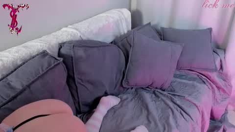 digitalhoe online show from March 9, 7:40 pm