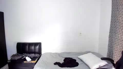Snapshot of diiego_xxx chatting on June 22, 6:05 pm diiego_xxx online show from June 22, 6:05 pm