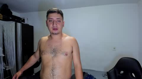 Snapshot of diiego_xxx chatting on June 28, 12:49 am diiego_xxx online show from June 28, 12:49 am