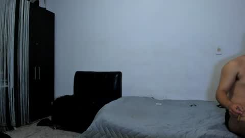 Snapshot of diiego_xxx chatting on July 5, 4:19 am diiego_xxx online show from July 5, 4:19 am