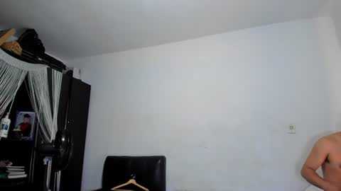 Snapshot of diiego_xxx chatting on July 19, 4:00 pm diiego_xxx online show from July 19, 4:00 pm