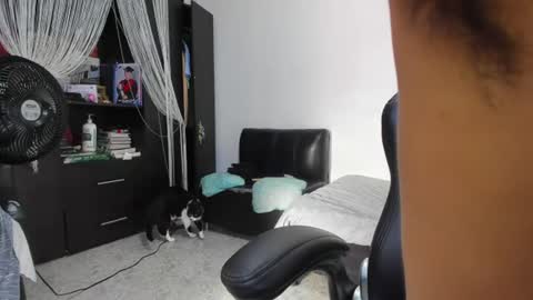 Snapshot of diiego_xxx chatting on July 23, 4:38 pm diiego_xxx online show from July 23, 4:38 pm