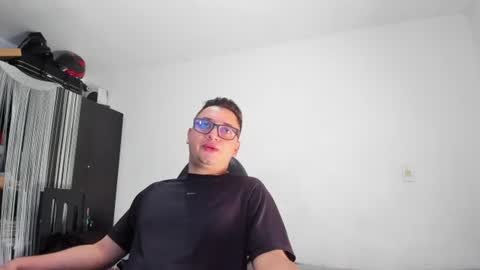 Snapshot of diiego_xxx chatting on July 25, 6:49 pm diiego_xxx online show from July 25, 6:49 pm