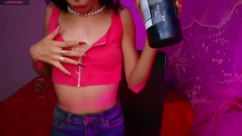 Snapshot of diiosa_latina chatting on May 31, 10:11 pm diiosa_latina online show from May 31, 10:11 pm