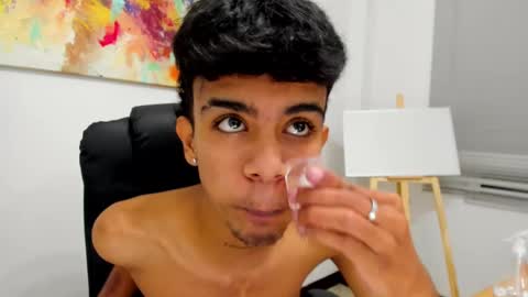 dikey_18 online show from March 11, 11:48 pm