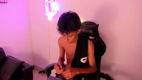 dikey_18 online show from October 3, 12:35 pm