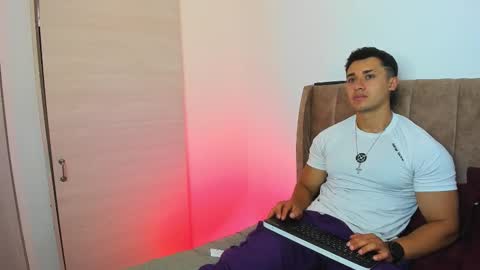 Snapshot of dilan_coy chatting on January 7, 5:59 pm Dilan Coy online show from January 7, 5:59 pm
