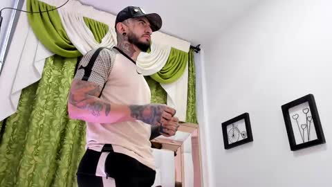 dilan_scootk_ online show from March 2, 11:18 am