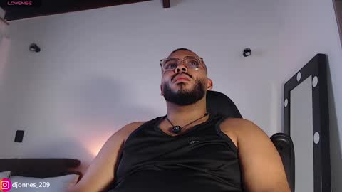 Snapshot of dilanjonnes chatting on April 29, 1:37 pm DilanJonnes online show from April 29, 1:37 pm
