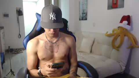 dilanxxx8888 online show from December 14, 12:16 am