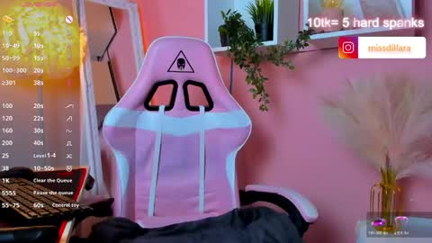 Snapshot of dilara_a chatting on June 1, 4:25 am Dilara online show from June 1, 4:25 am