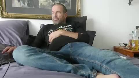 Snapshot of dilf_4u chatting on January 6, 1:53 am Hot Penis online show from January 6, 1:53 am