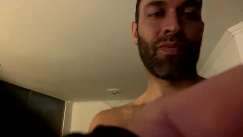 Snapshot of dilfofthenextdoor42 chatting on February 28, 2:09 am dilfofthenextdoor42 online show from February 28, 2:09 am