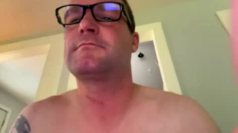 Snapshot of dill327 chatting on June 13, 4:16 pm dill327 online show from June 13, 4:16 pm