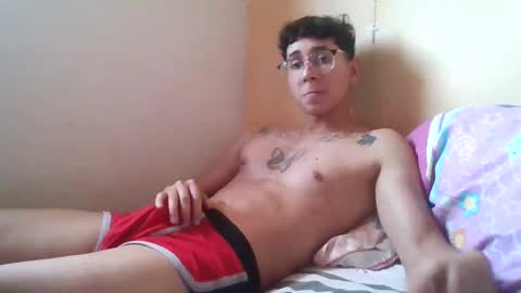 Snapshot of dillom420 chatting on December 9, 9:58 pm dillom420 online show from December 9, 9:58 pm