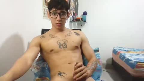 Snapshot of dillom420 chatting on February 26, 5:31 am dillom420 online show from February 26, 5:31 am