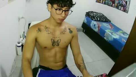 Snapshot of dillom420 chatting on December 2, 8:04 pm dillom420 online show from December 2, 8:04 pm