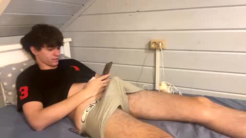 Snapshot of dimamozaev400 chatting on November 5, 4:34 am Dima online show from November 5, 4:34 am