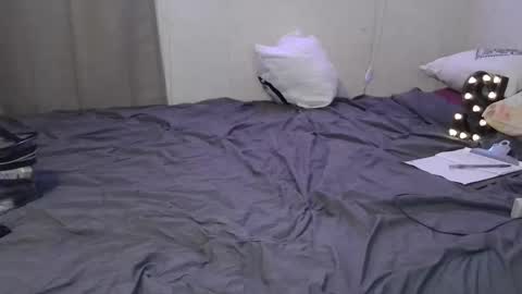 Snapshot of dimepiecexxx chatting on March 2, 4:36 am Sofie online show from March 2, 4:36 am