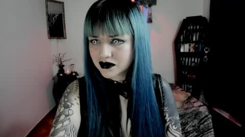 Snapshot of dimmuanddarkness chatting on May 27, 9:17 am dimmuanddarkness online show from May 27, 9:17 am
