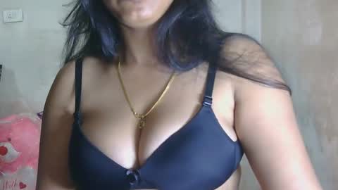 Snapshot of dimple_love chatting on February 3, 6:22 am dimple_love online show from February 3, 6:22 am