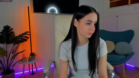 Dina   Fox online show from April 11, 1:04 pm