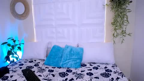 DINA online show from March 13, 4:46 pm