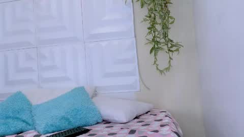 DINA online show from April 27, 3:54 pm