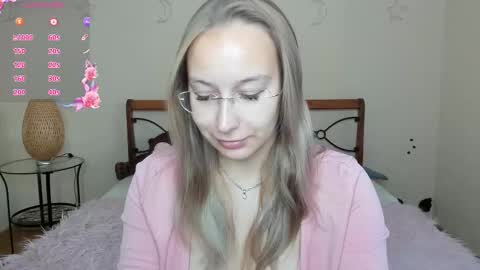 Snapshot of dina_sunshine chatting on October 17, 3:10 am Dina online show from October 17, 3:10 am