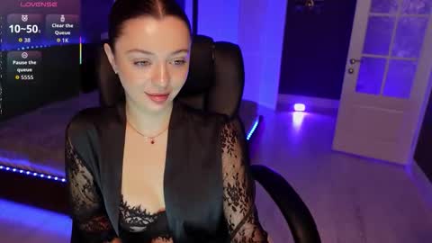 dinacandy online show from November 8, 9:09 am