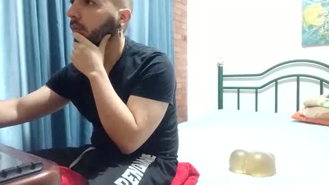 Snapshot of dinchtcams chatting on May 23, 4:44 pm Dincht online show from May 23, 4:44 pm