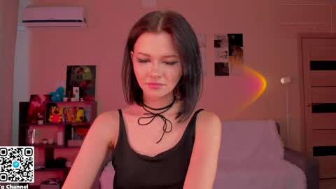 Snapshot of dindin_ chatting on April 4, 7:06 am Jessie online show from April 4, 7:06 am