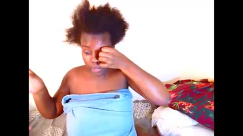 Snapshot of dinnydakrazx chatting on December 16, 7:00 pm dinnydakrazx online show from December 16, 7:00 pm