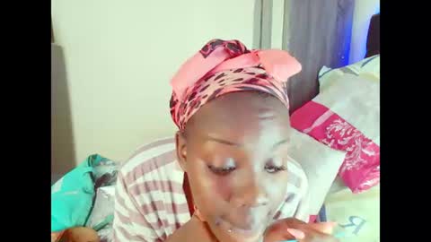 Snapshot of dinnydakrazx chatting on January 8, 5:43 am dinnydakrazx online show from January 8, 5:43 am