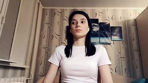 dinorahfleeks online show from March 6, 7:32 pm