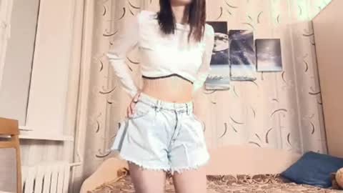 dinorahfleeks online show from March 11, 7:20 pm