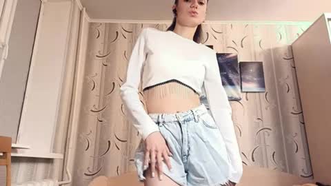 dinorahfleeks online show from March 12, 6:58 pm