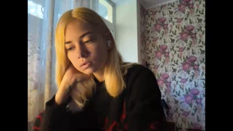 dinorahmroczkowski online show from September 27, 7:57 am
