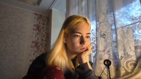 dinorahmroczkowski online show from October 7, 7:27 am