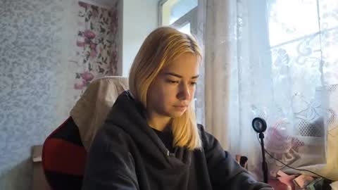 dinorahmroczkowski online show from October 16, 7:20 am