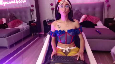 Snapshot of dione_lake chatting on May 11, 1:06 pm Dion online show from May 11, 1:06 pm