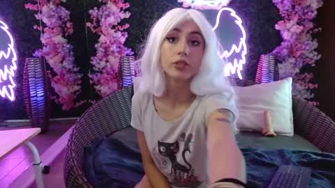 Snapshot of dione_lake chatting on May 23, 1:04 pm Dion online show from May 23, 1:04 pm
