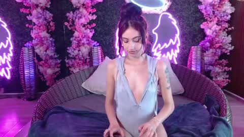 Snapshot of dione_lake chatting on June 1, 1:02 pm Dion online show from June 1, 1:02 pm
