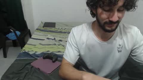 Snapshot of dioni_soe chatting on September 19, 2:35 am Henry online show from September 19, 2:35 am