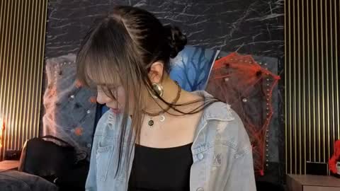 Snapshot of diosaa_golden chatting on October 27, 8:24 pm DIOSA online show from October 27, 8:24 pm