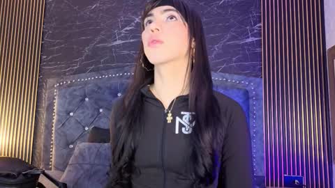 Snapshot of diosaa_golden chatting on November 16, 10:04 pm DIOSA online show from November 16, 10:04 pm