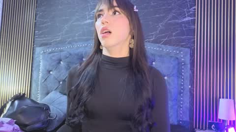 Snapshot of diosaa_golden chatting on December 15, 8:35 pm DIOSA online show from December 15, 8:35 pm